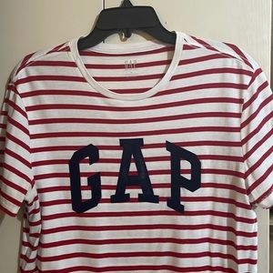 Men small gap t shirt